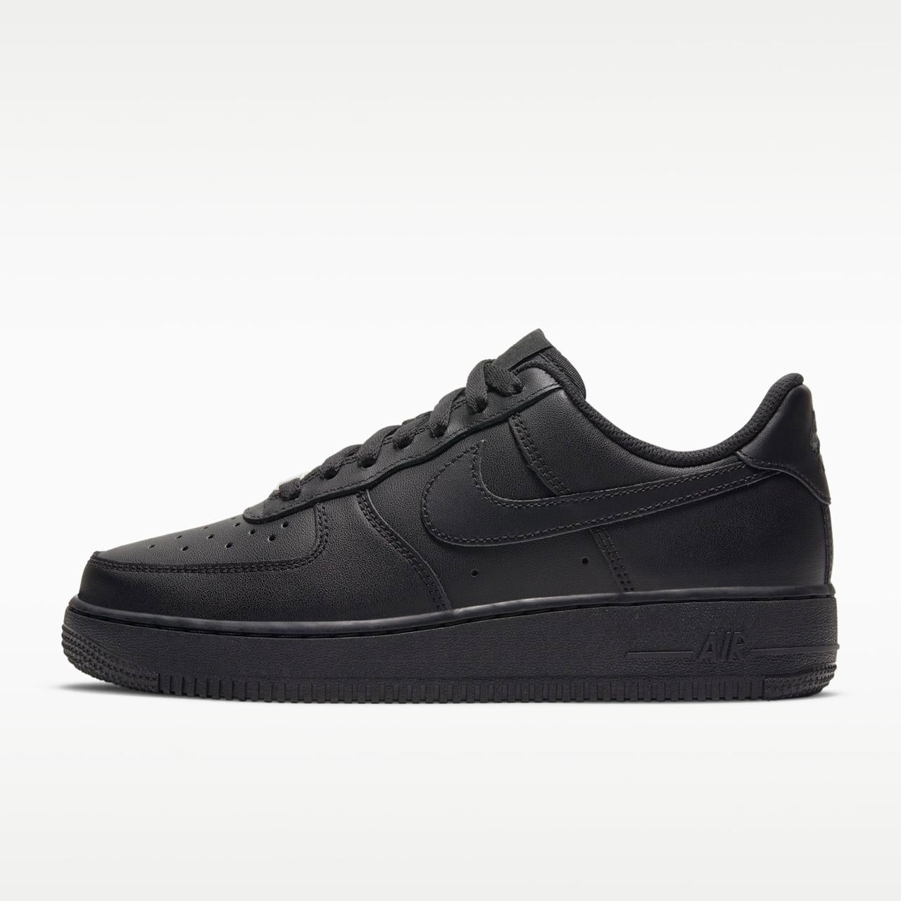 NIKE AIR FORCE PRETO