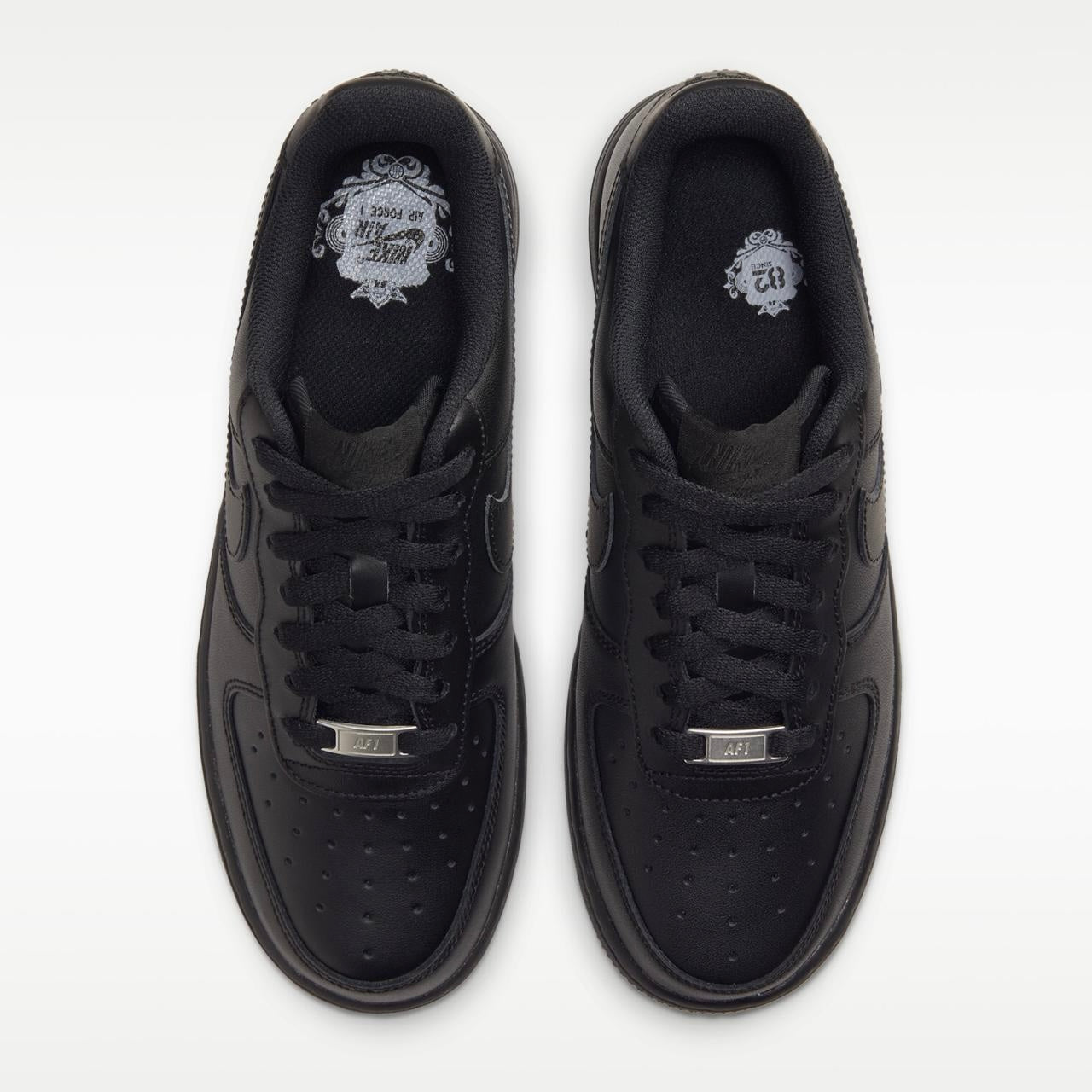 NIKE AIR FORCE PRETO
